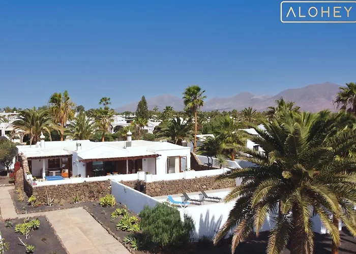 Villa Magica 7 Minutes Walk To Center With Pool And A/C