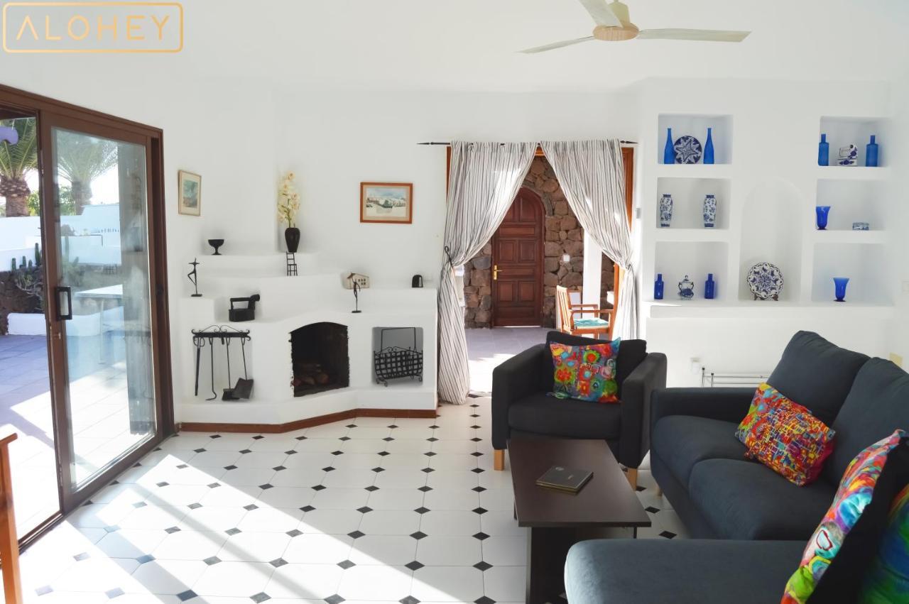 Magica 7 Minutes Walk To Center With Pool And A/c Villa Playa Blanca (Lanzarote)