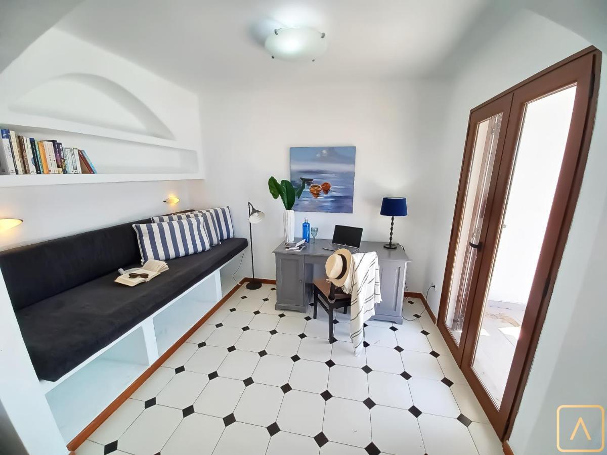 Magica 7 Minutes Walk To Center With Pool And A/c